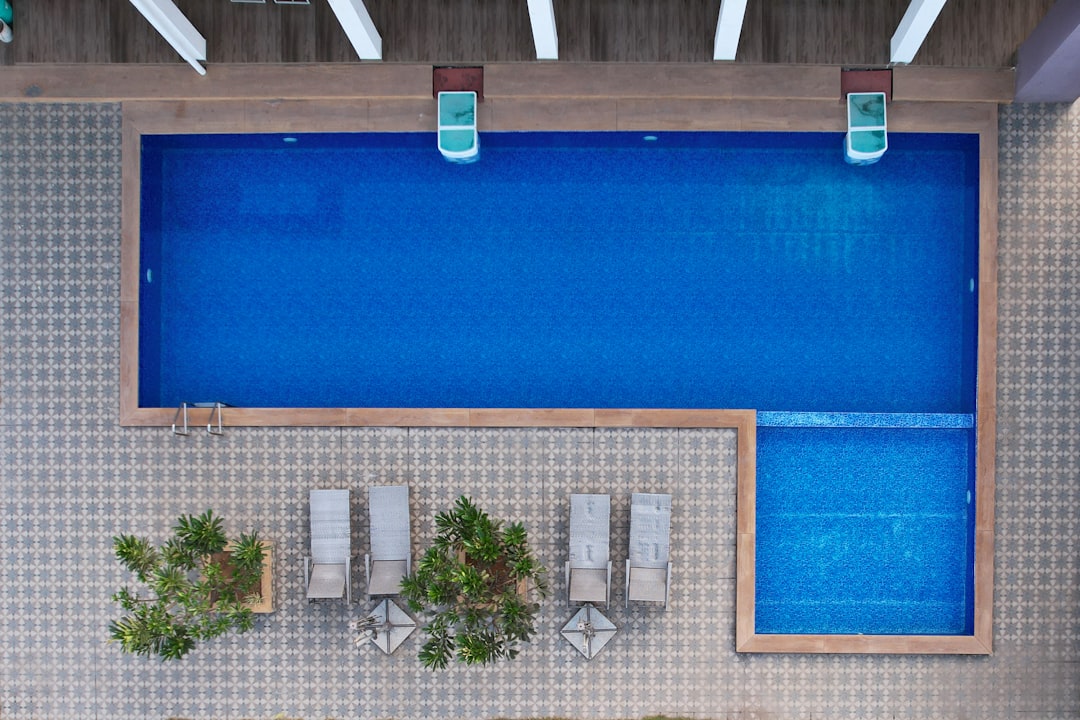 DIY fiberglass pool installation