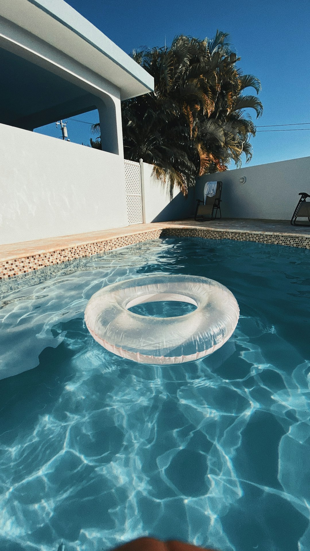 DIY fiberglass pool installation